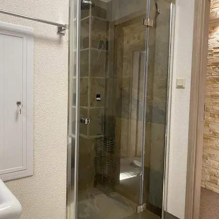 Apartment U Adama